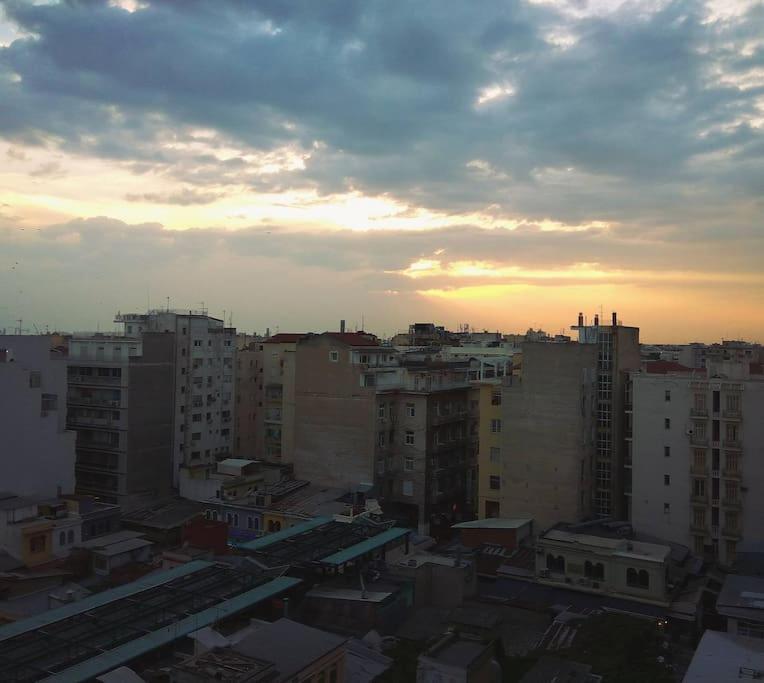 Tiny Loft Studio In The Heart Of Thessaloniki,17 Square Meters,On The Terrace Of The Building Exterior foto